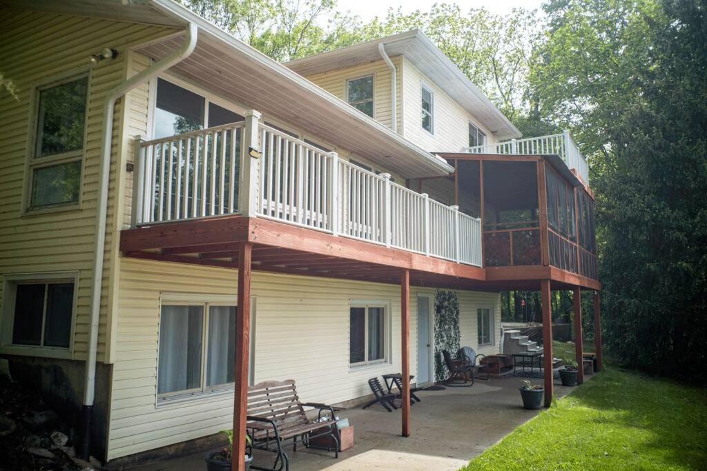 Finn'S Hideaway -Modern Family River Home Keokuk エクステリア 写真