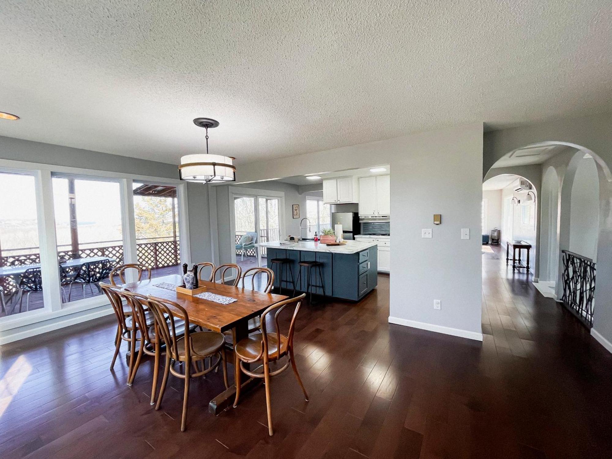 Finn'S Hideaway -Modern Family River Home Keokuk エクステリア 写真